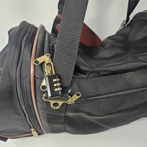 NWT Vtg LARK Travel Duffle Bag Carry On Suitcase Luggage Soft Black 20” Lock&K - Picture 7 of 13